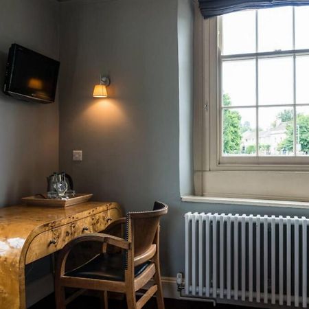 The Castle Inn Bradford-On-Avon Extérieur photo