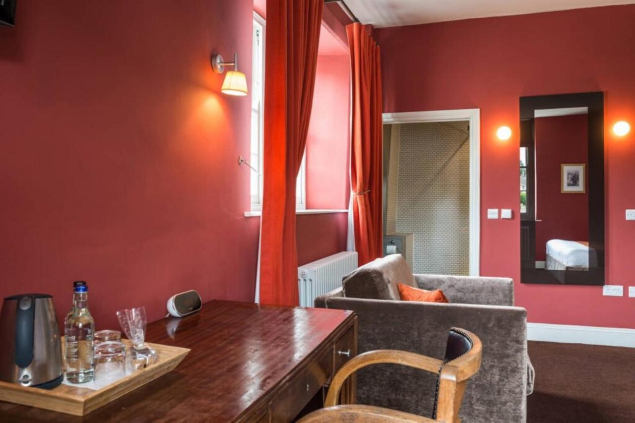 The Castle Inn Bradford-On-Avon Extérieur photo