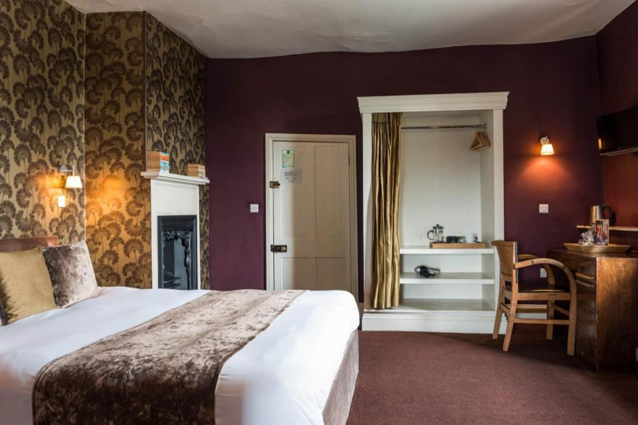 The Castle Inn Bradford-On-Avon Extérieur photo