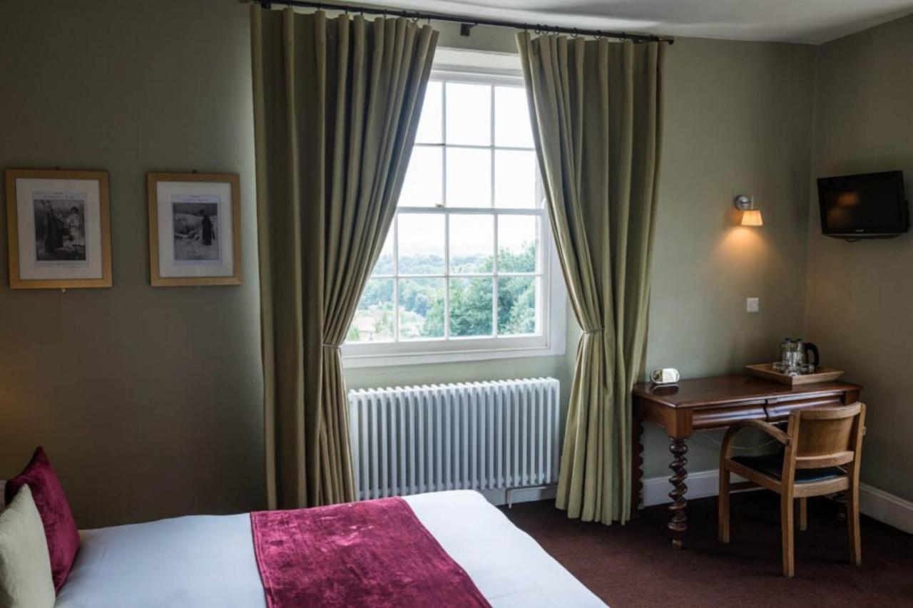 The Castle Inn Bradford-On-Avon Extérieur photo