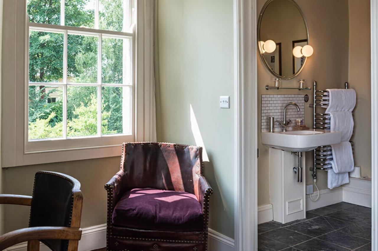 The Castle Inn Bradford-On-Avon Extérieur photo