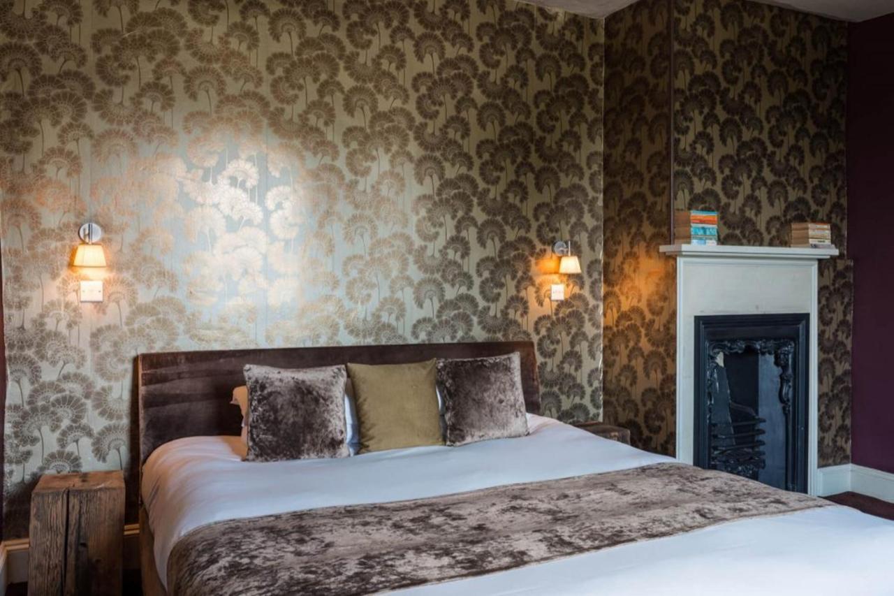 The Castle Inn Bradford-On-Avon Extérieur photo